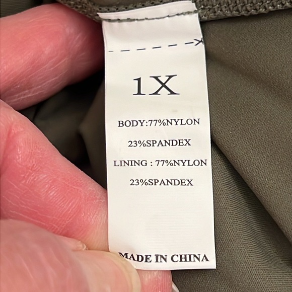 Halara ladies swimming suit - Picture 4 of 6